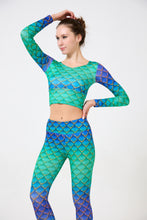 Load image into Gallery viewer, Scale Print Long-sleeved Crop Top