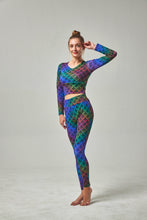 Load image into Gallery viewer, Scale Print Long-sleeved Crop Top