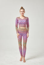 Load image into Gallery viewer, Scale Print Long-sleeved Crop Top