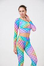 Load image into Gallery viewer, Scale Print Long-sleeved Crop Top
